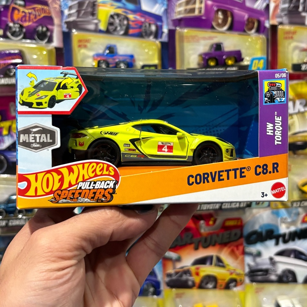Hot wheels C8 Corvette 1:43 scale car